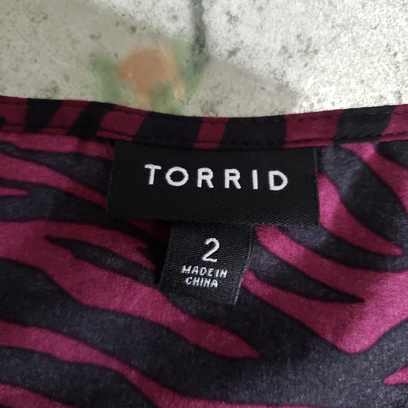 Torrid leopard print blouse - Picture 4 of 6